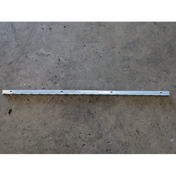 verklttringsskydd fr fastskruvning (t.ex. fr panelstaketgrind eller -port), 100 cm, galvaniserat